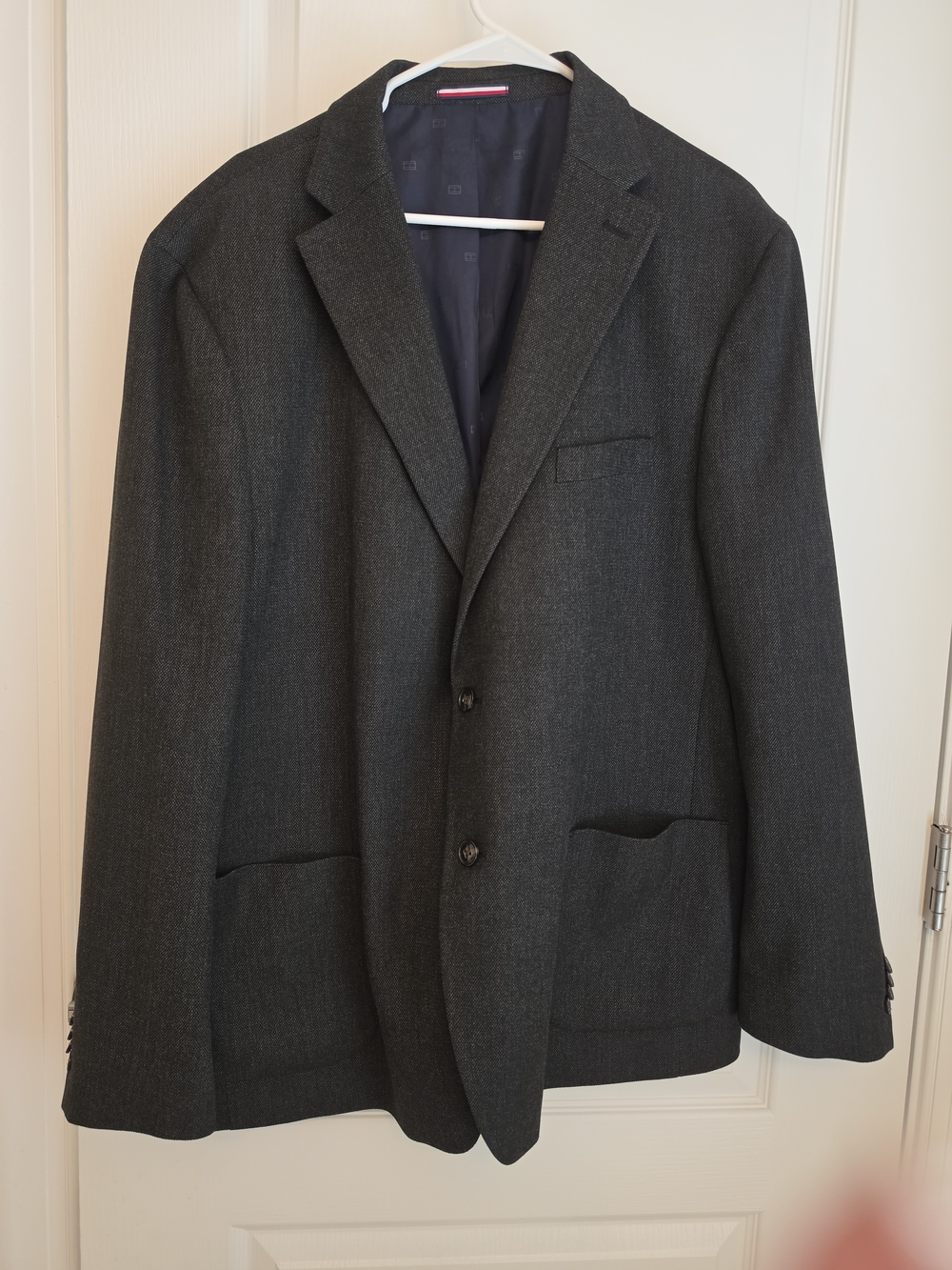 Tommy Hilfiger Charcoal Gray Two-Button Sport Coat 46R
